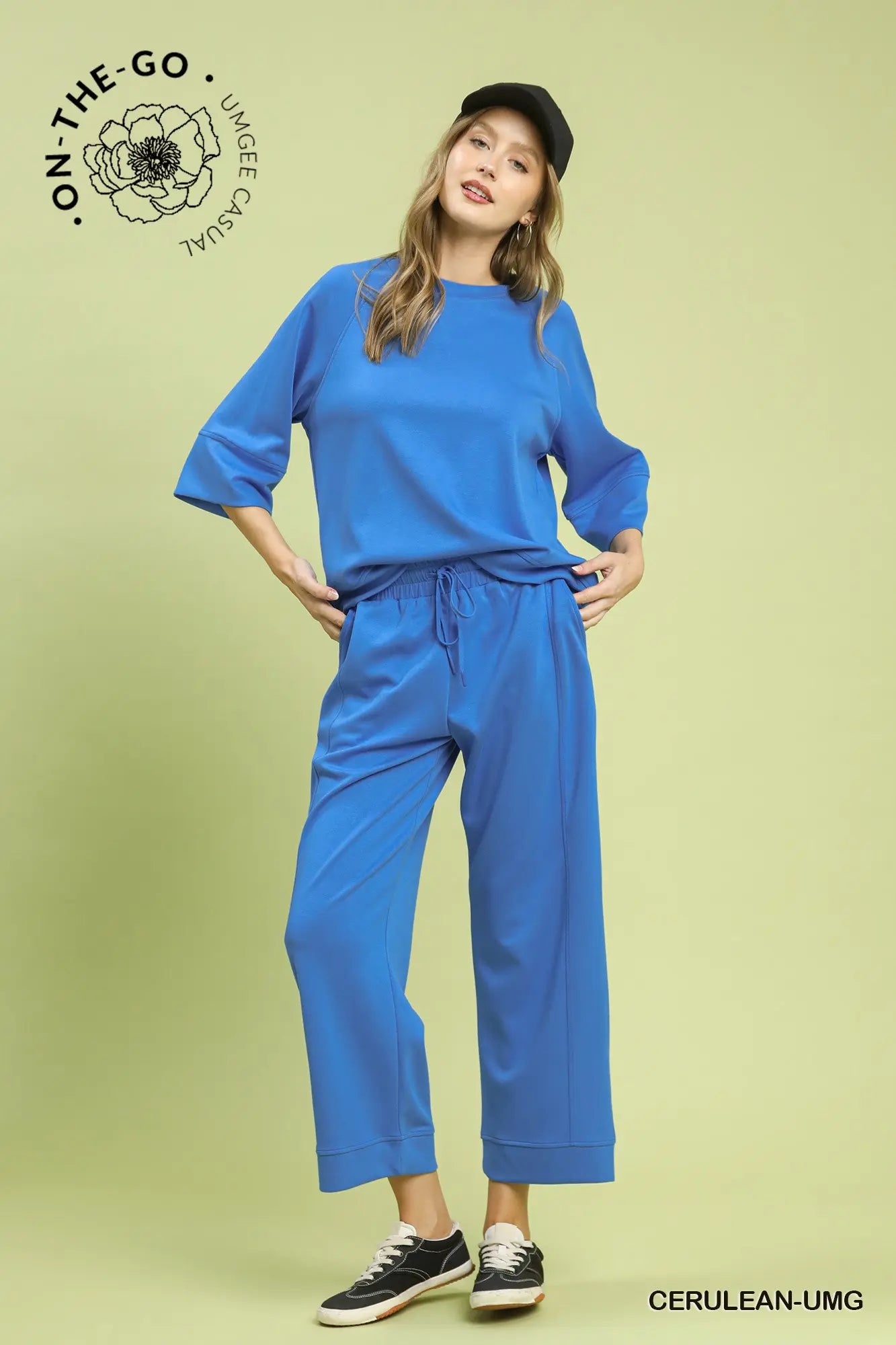 BLUE ON THE GO TOP