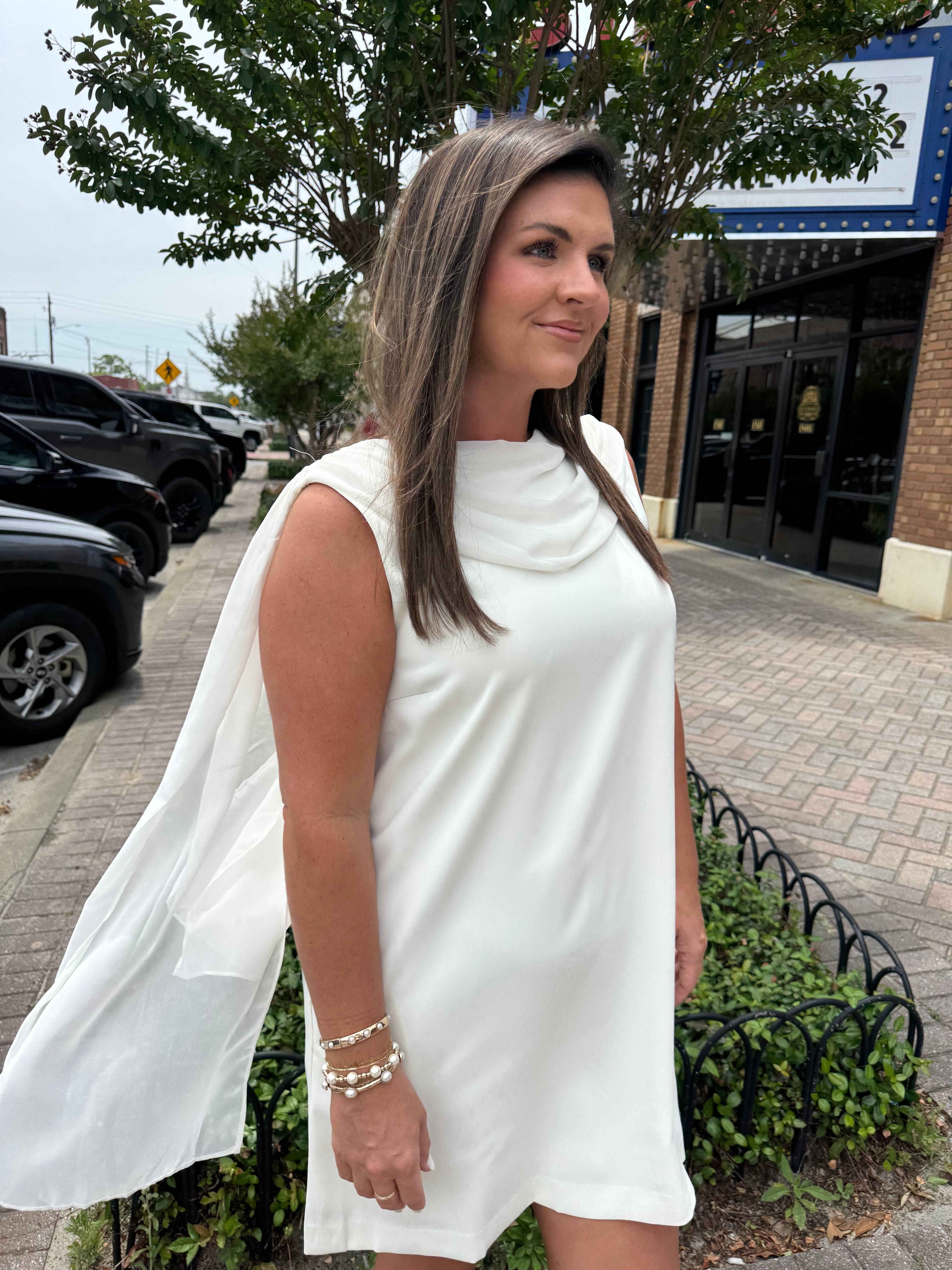 WHITE SLEEVELESS DRAPED NECKLINE DETAIL