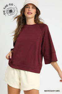 MAROON ON THE GO TOP