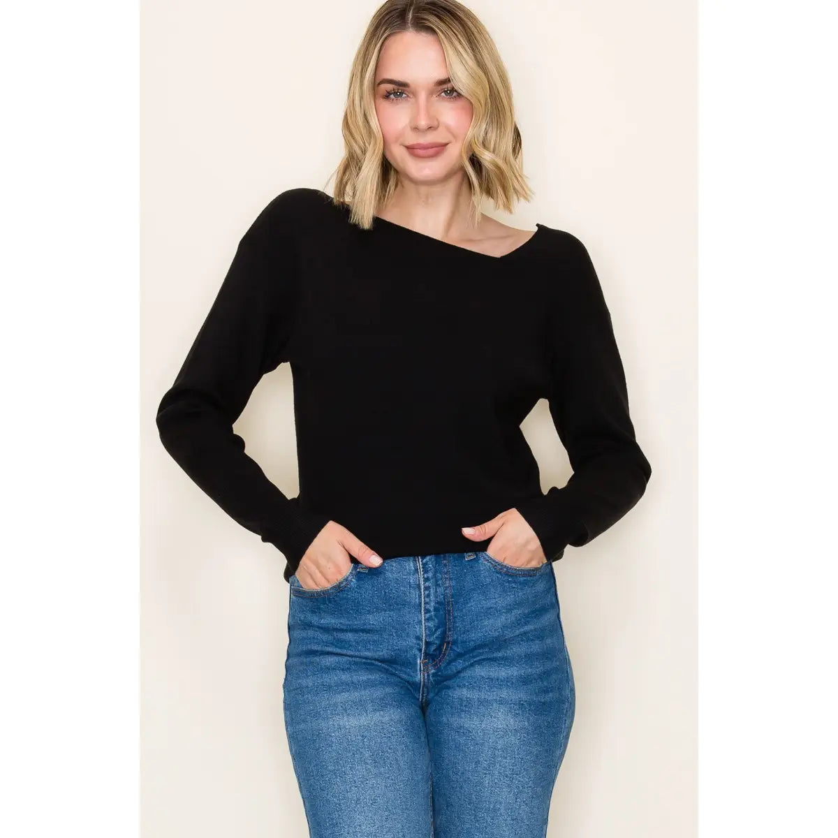 BLACK SWEATER