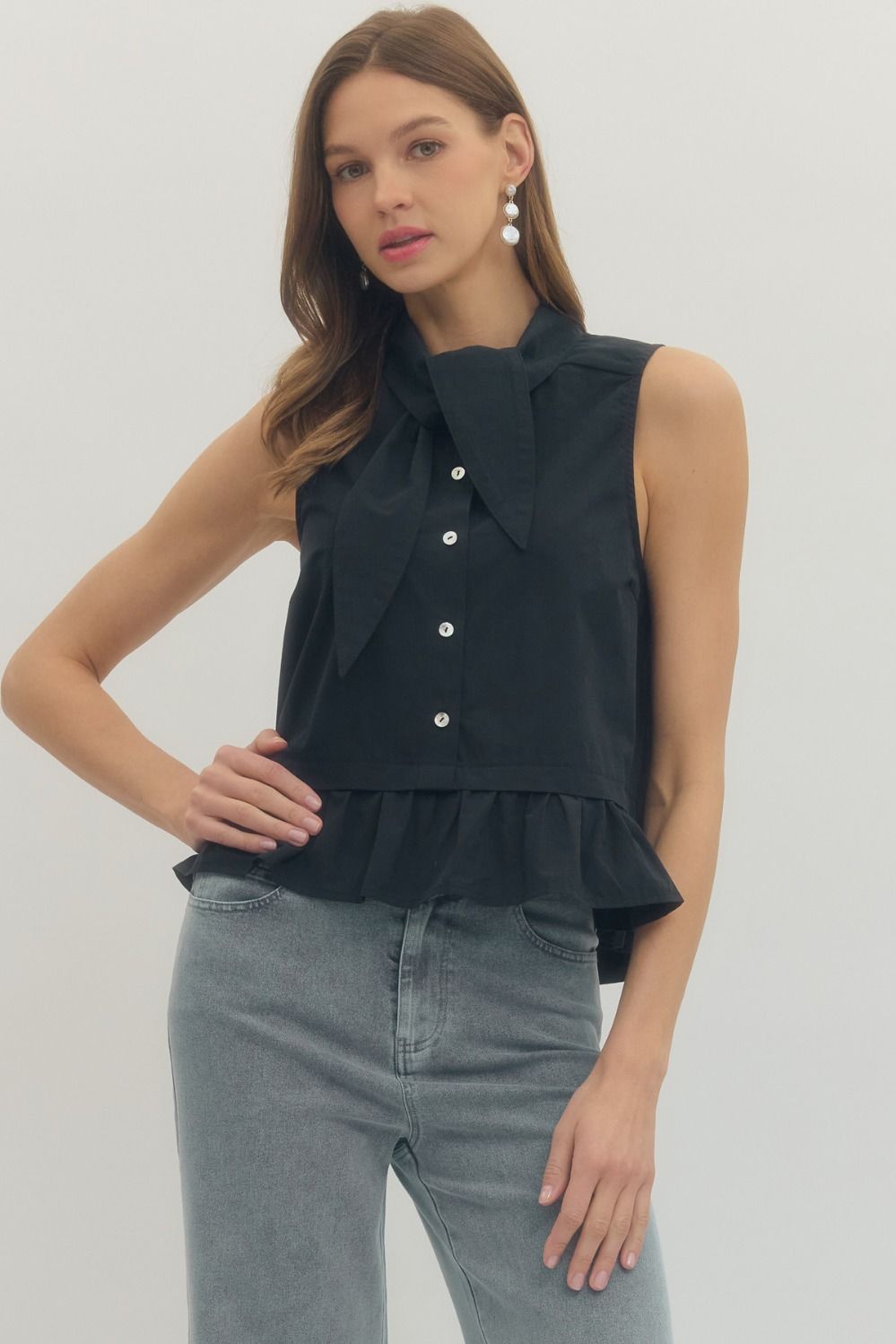 BLACK RUFFLE HEM TOP