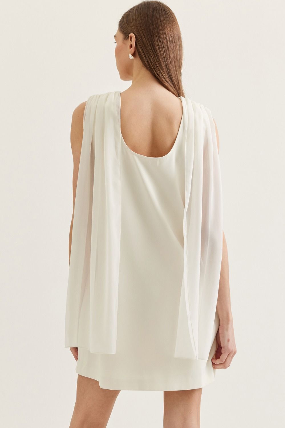 WHITE SLEEVELESS DRAPED NECKLINE DETAIL