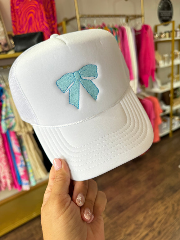 WHITE TRUCKER HAT WITH BLUE BOW